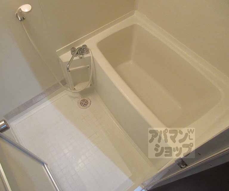バス・シャワールーム　広くて快適・