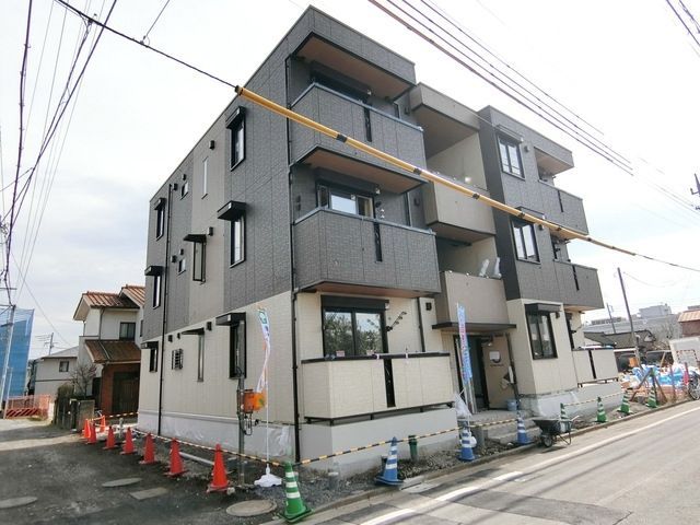 建物外観　建築中