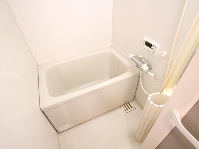 バス・シャワールーム　落ち着いた空間のお風呂です