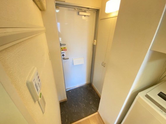 玄関　※別部屋の写真です