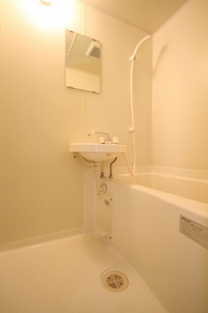 バス・シャワールーム　同物件別室です。