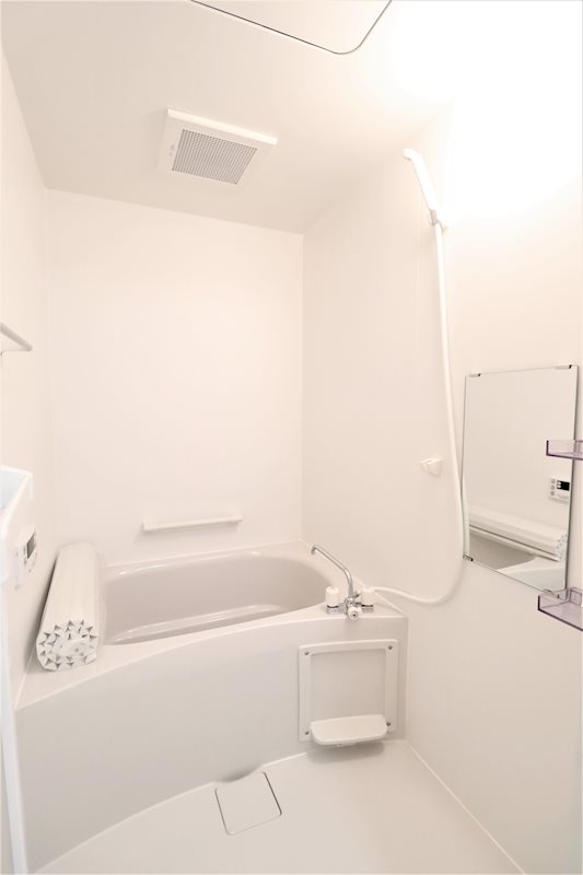 バス・シャワールーム　24時間換気システムを採用した清潔な浴室です。