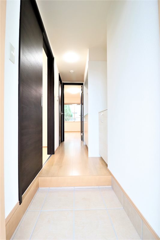 エントランス　フラットな玄関アプローチです。