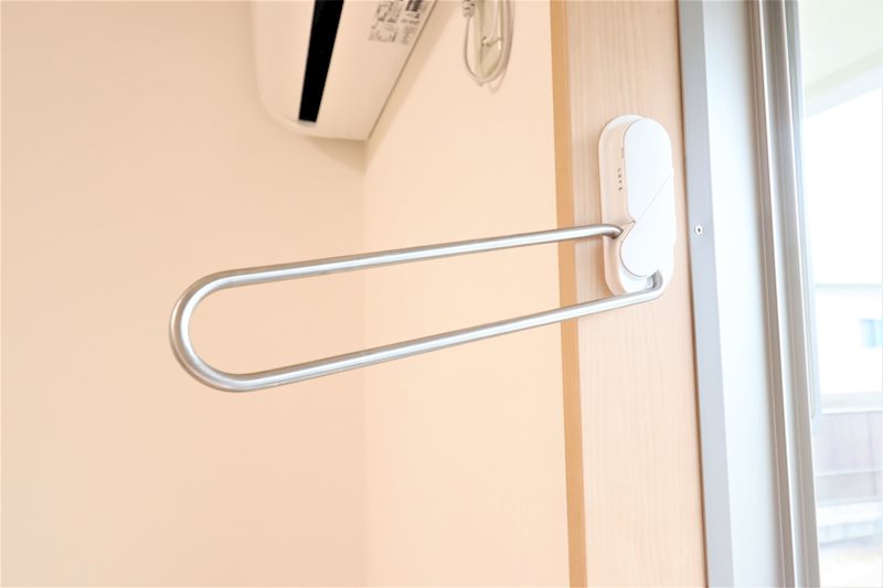 バルコニー　室内物干しがある為、帰りの遅い日も安心ですね