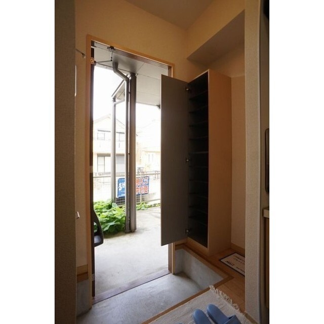 玄関　玄関土間のため靴が履きやすいです♪