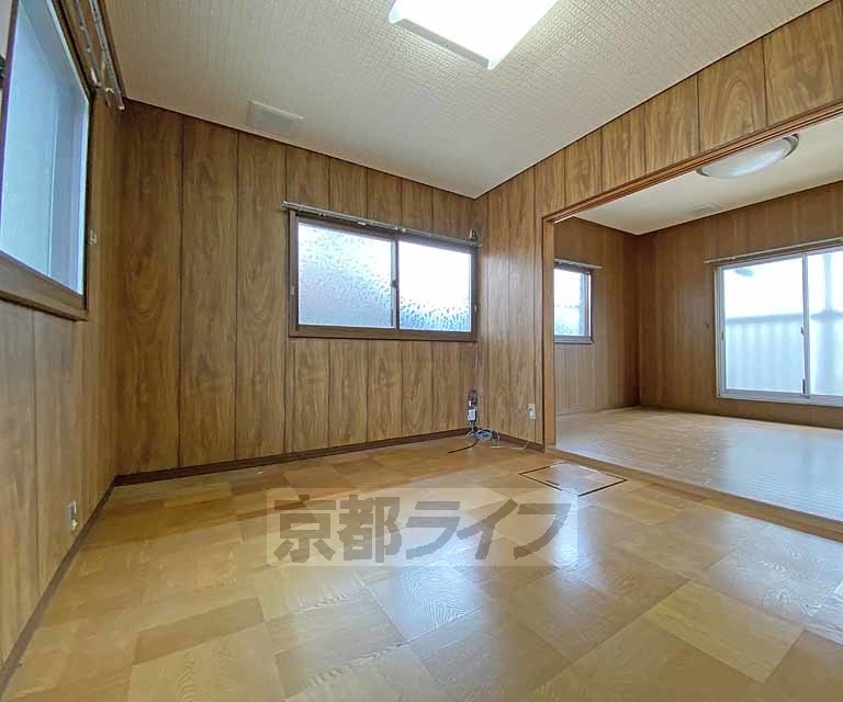 居室・リビング　地下鉄松ケ崎駅まで徒歩８分、スーパー・コンビニまで徒歩...