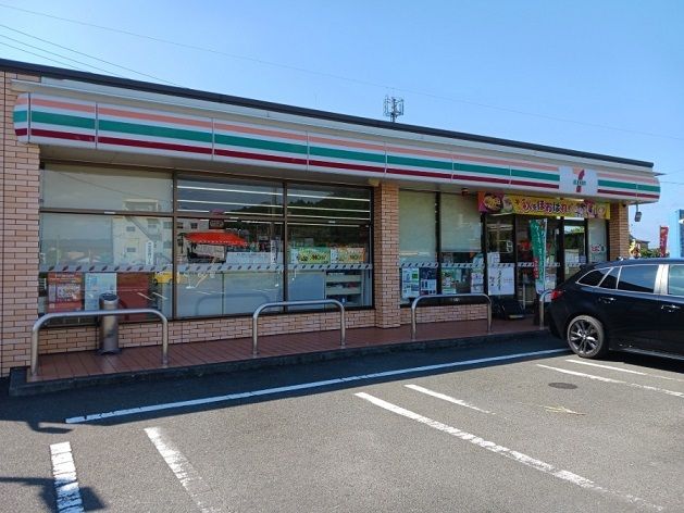 コンビニ　セブンイレブン川内宮内店（コンビニ）まで400m