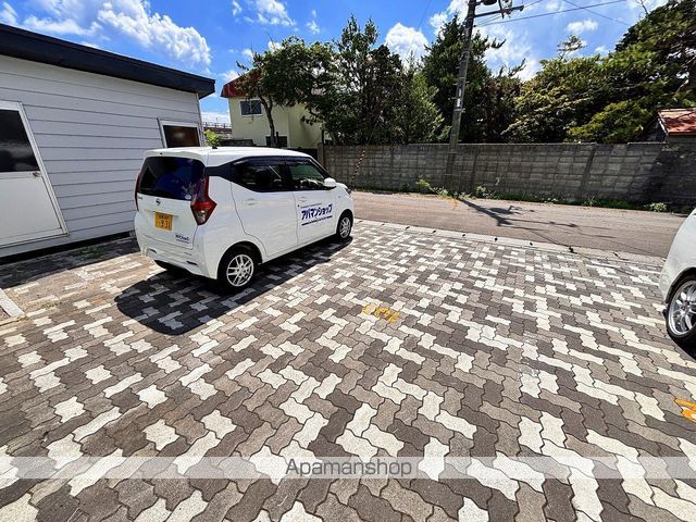 駐車場　駐車場