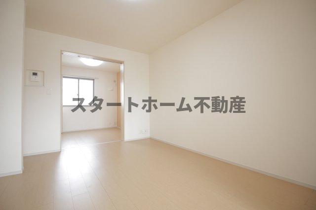 その他　こちらの居間で趣味の時間をお楽しみください