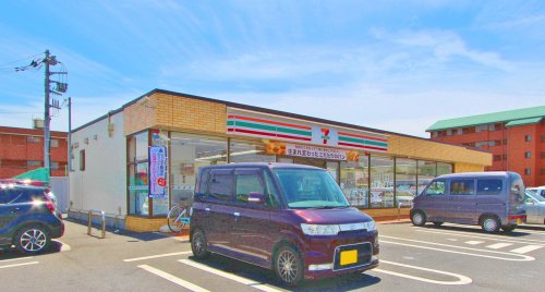 コンビニ　セブンイレブン 湾岸浦安インター店（コンビニ）まで860m