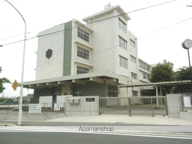 小学校　西奈小学校（小学校）まで942m