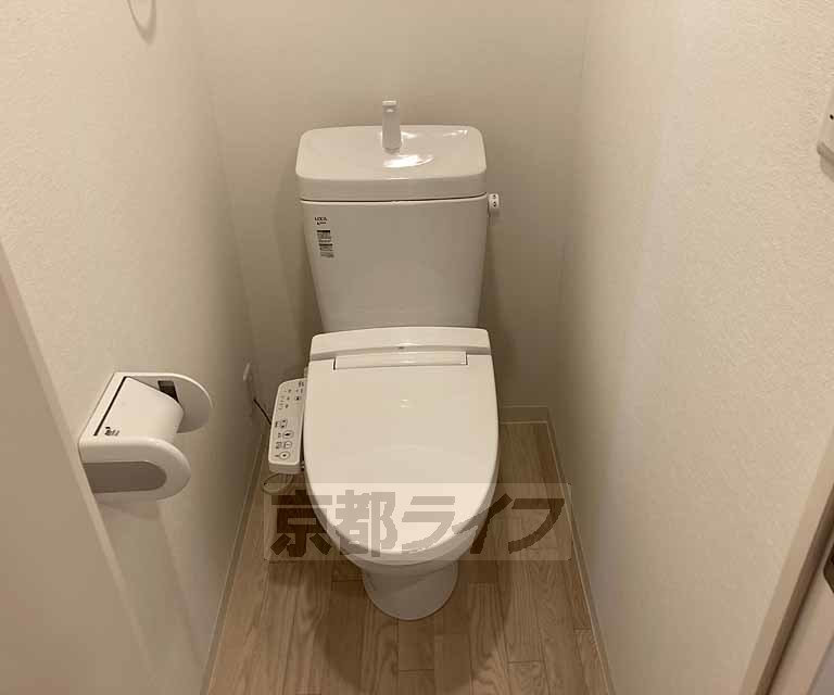 トイレ　ウォシュレット付・