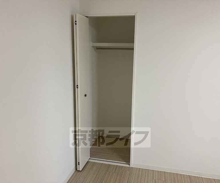 収納　丈の長い洋服もすっきりと！