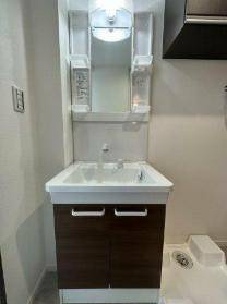 洗面設備　＊同施工の写真です。