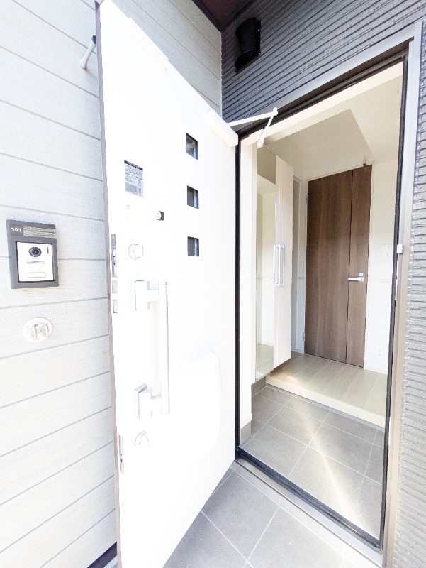 玄関　図面と現状に相違がある場合には現状を優先