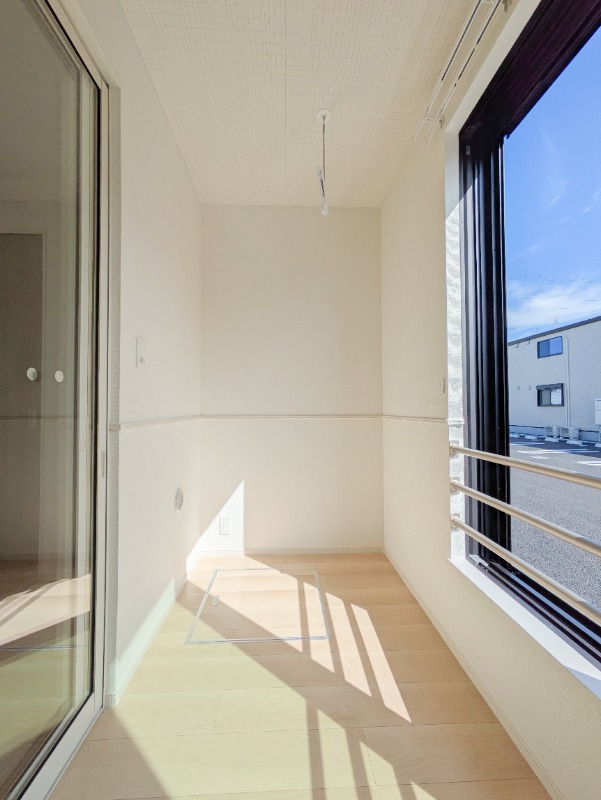 バルコニー　図面と現状に相違がある場合には現状を優先