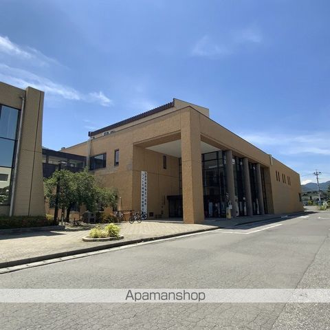 その他　辰野町公民館（その他）まで692m