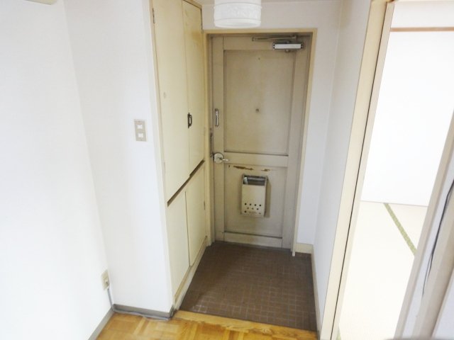 玄関　同物件別号室