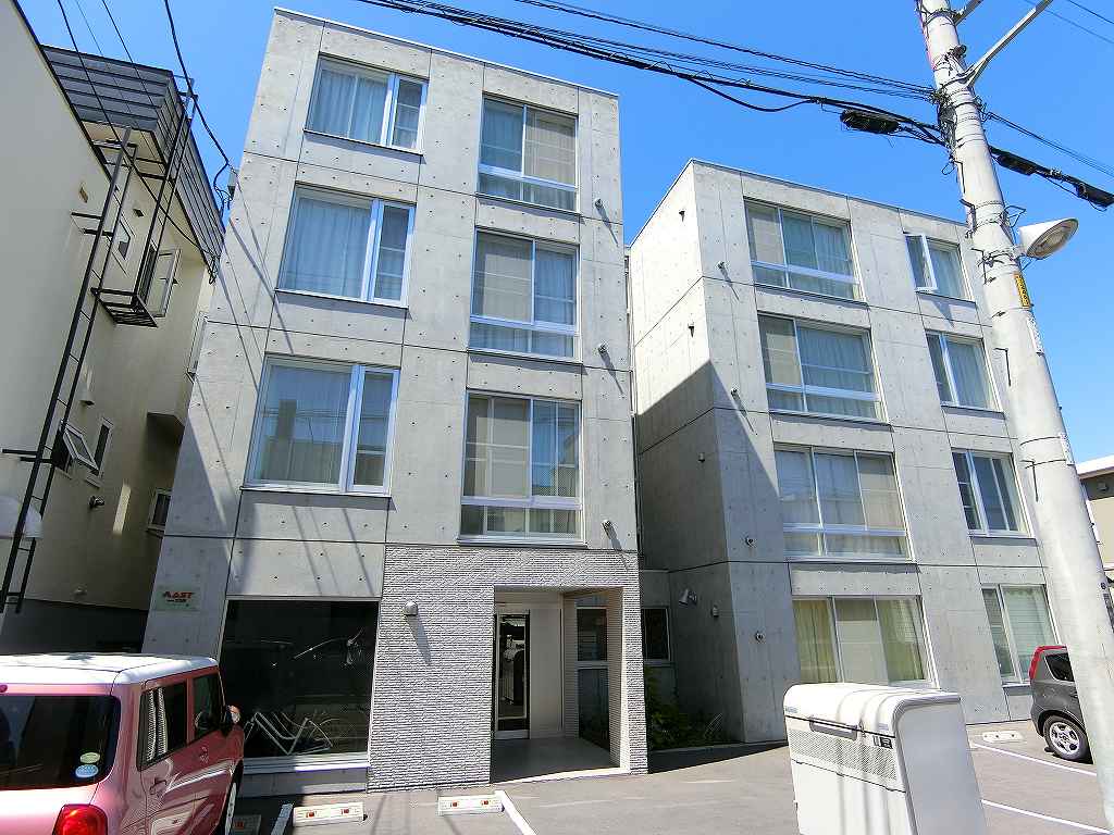 建物外観　おしゃれなデザイナーズルームです！！