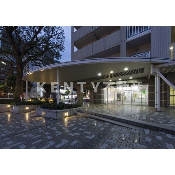 エントランス　ゆとりのあるエントランスです