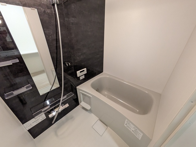 バス・シャワールーム　★浴室は追焚き、浴室乾燥機付き★