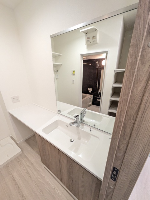 洗面設備　★朝の身支度に便利な洗髪洗面化粧台★