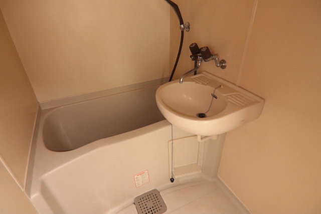 バス・シャワールーム　別室の参考写真です。※現況優先