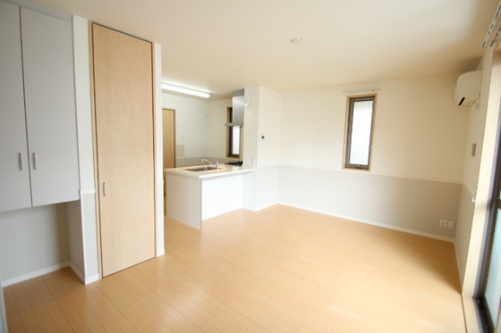 居室・リビング　※別部屋の写真です