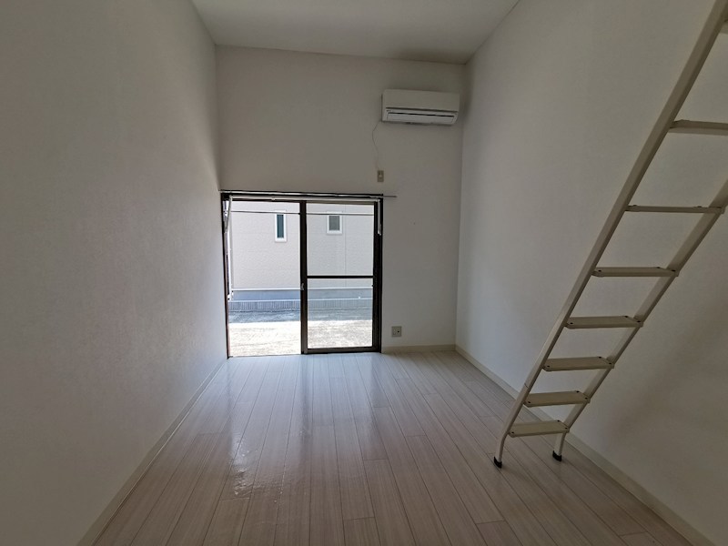 居室・リビング　反転間取参照