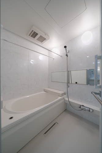 バス・シャワールーム　バスルーム