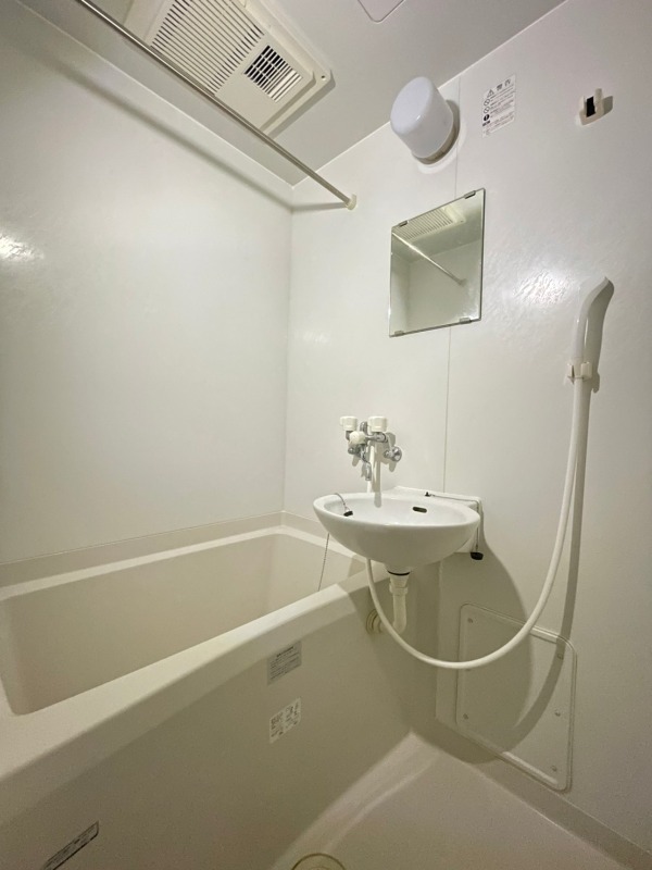 バス・シャワールーム　※別部屋参考写真