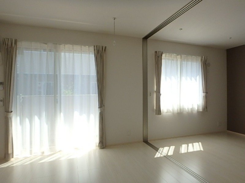 居室・リビング　図面と現状に相違がある場合には現状を優先