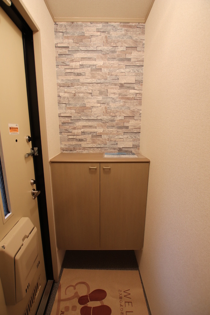 玄関　下駄箱があり、靴が収納できます