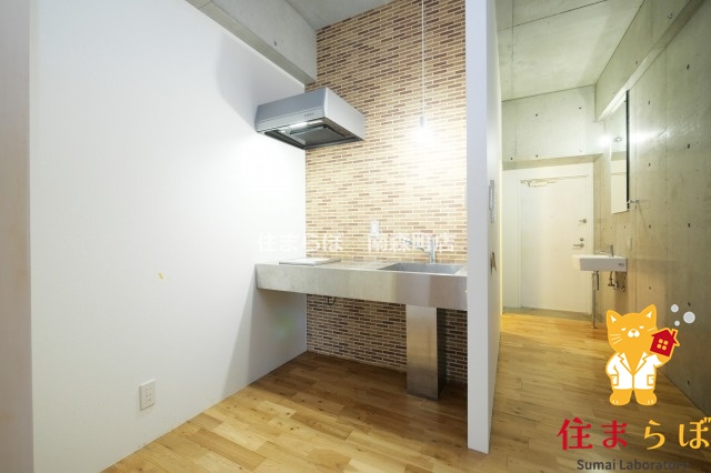 キッチン　「ただの部屋探しじゃない。“あなたの暮らし”探しです。」