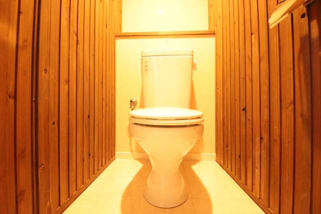 トイレ　※別室の参考写真の為、現況優先です。