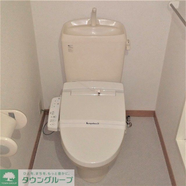 トイレ　温水洗浄便座付きです♪