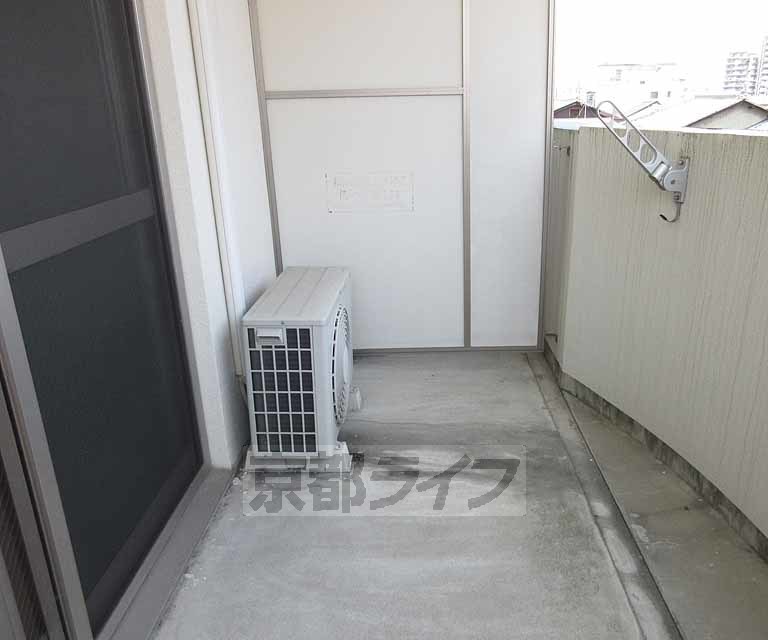 バルコニー　たくさん物が干せますね