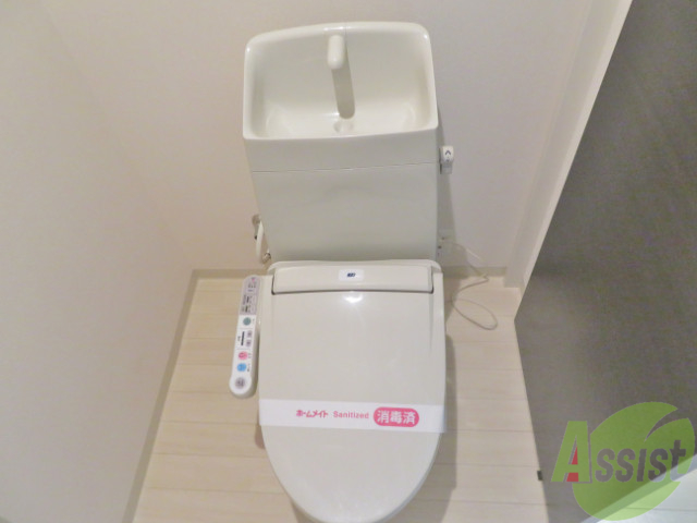 トイレ　嬉しいウォシュレット機能付きです。シャワートイレは便利ですね