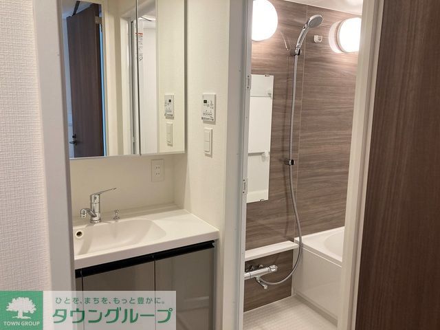 洗面設備　※写真は同タイプ住戸です。