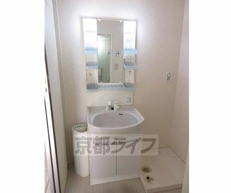 洗面設備　きれいで使いやすい洗面台です！