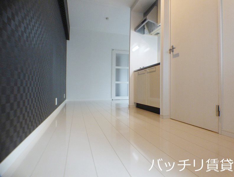 居室・リビング　別号室タイプの為、現状を優先致します