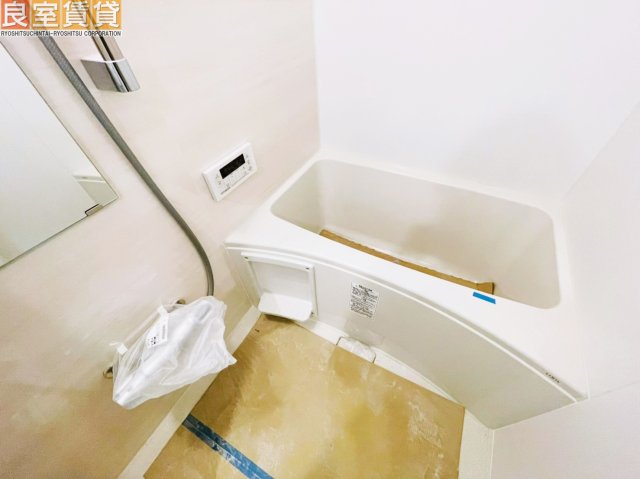 バス・シャワールーム　※このお写真は新築時のお写真です。現状優先