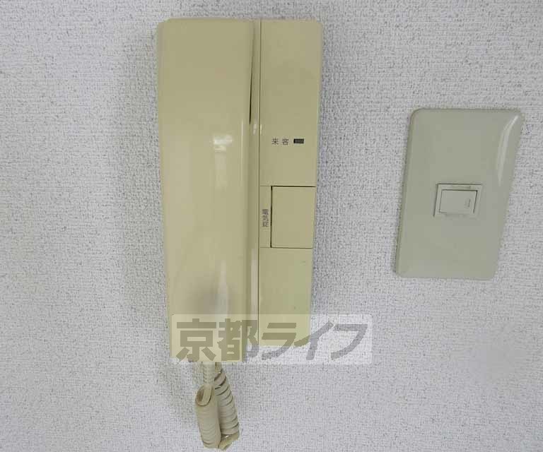 セキュリティ　電話型インターホンです