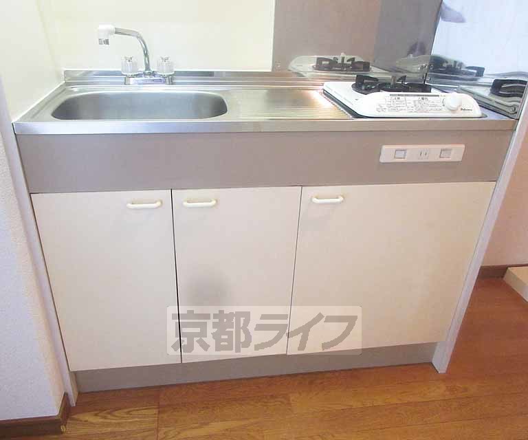 キッチン　まな板を置くスペースもあるので作業もしやすいです！