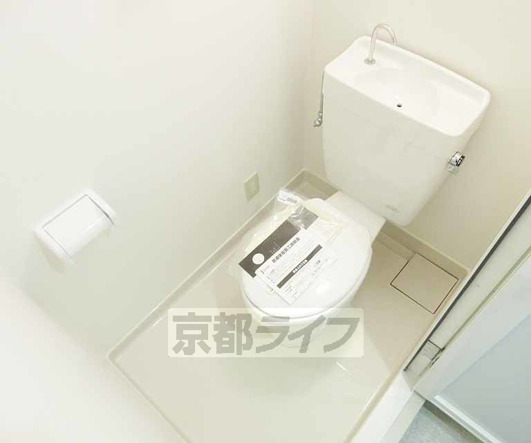 トイレ　トイレも交換済です。