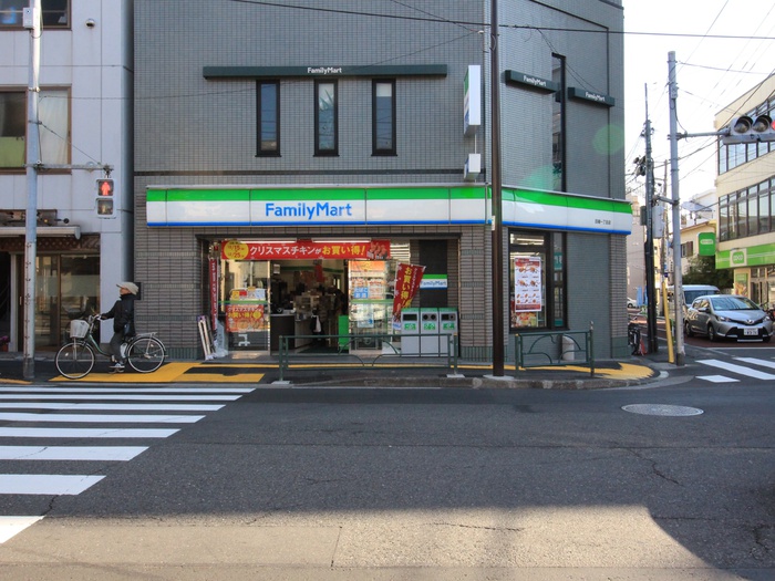 コンビニ　ファミリーマート田端１丁目店（コンビニ）まで39m