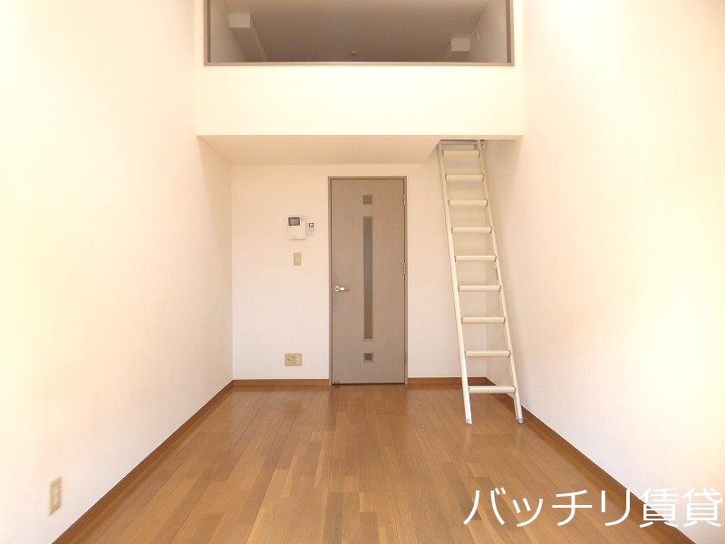 居室・リビング　同型タイプの為、現状を優先致します。