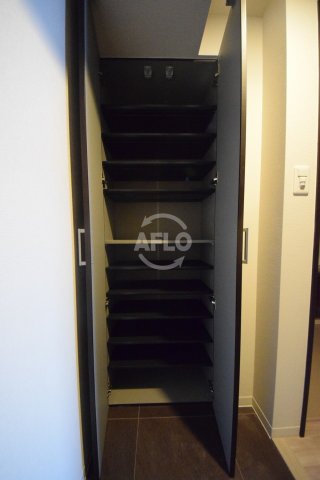 収納　ラクラス堺筋本町　シューズボックス