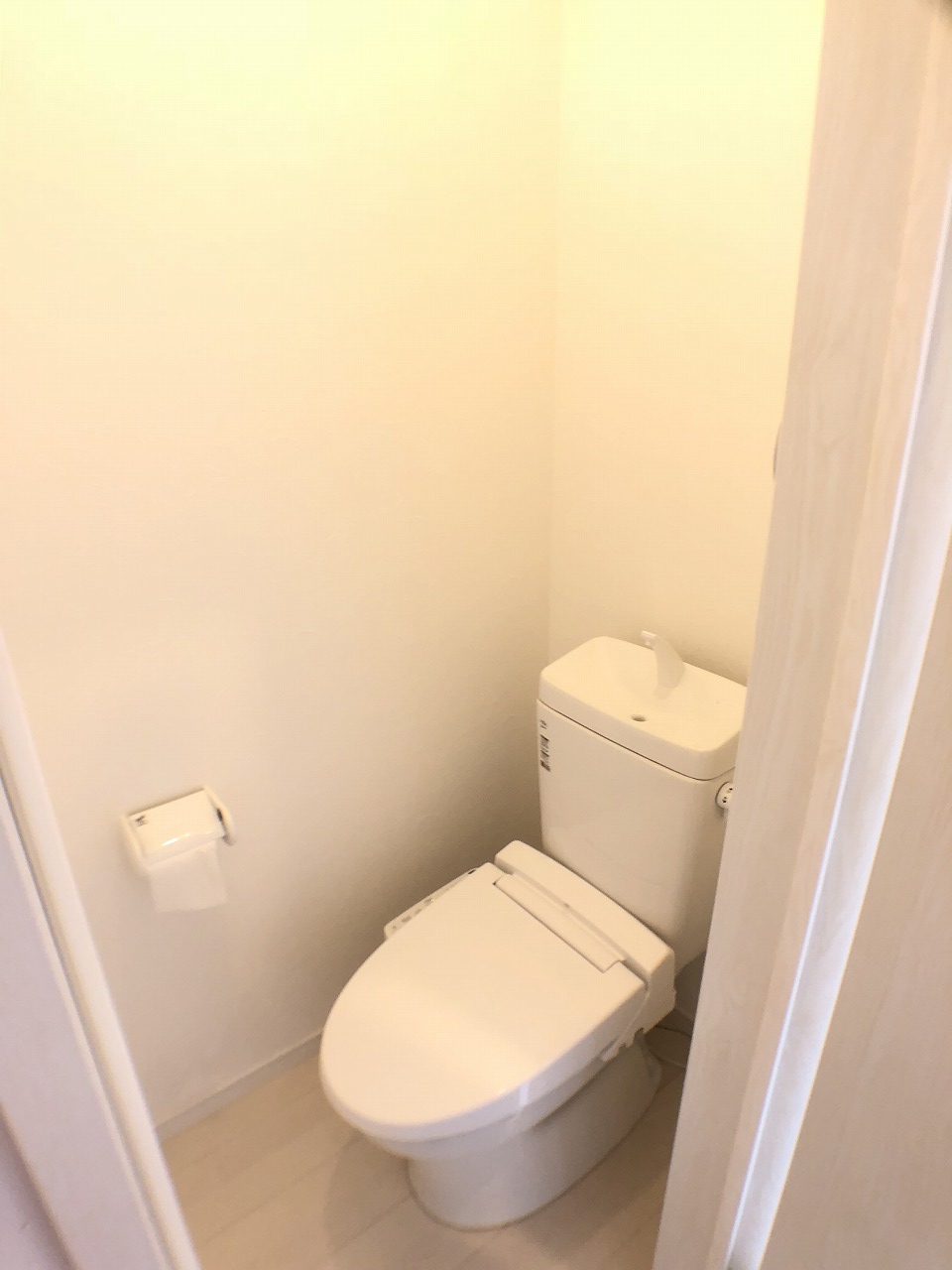 トイレ　温水洗浄便座完備
