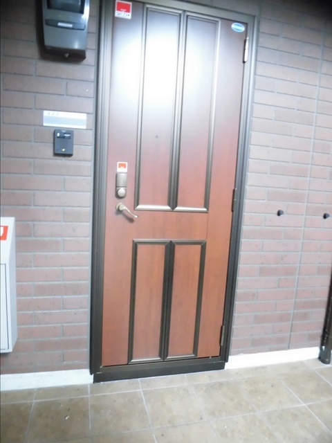 玄関　１０２　玄関ドア